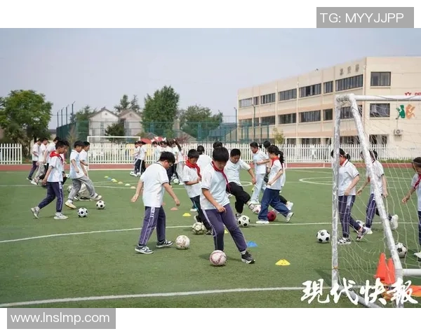 南充足球小将崭露头角助力地方足球发展与青少年成长之路 南充足球小将崭露头角助力地方足球发展与青少年成长之路