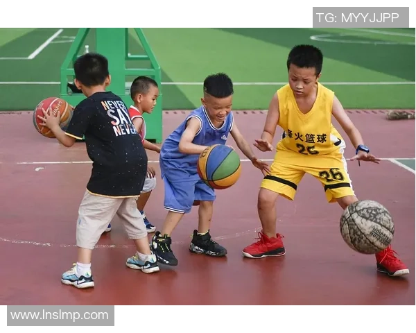 培养未来篮球明星U13青少年篮球训练营全方位提升技巧与团队合作能力